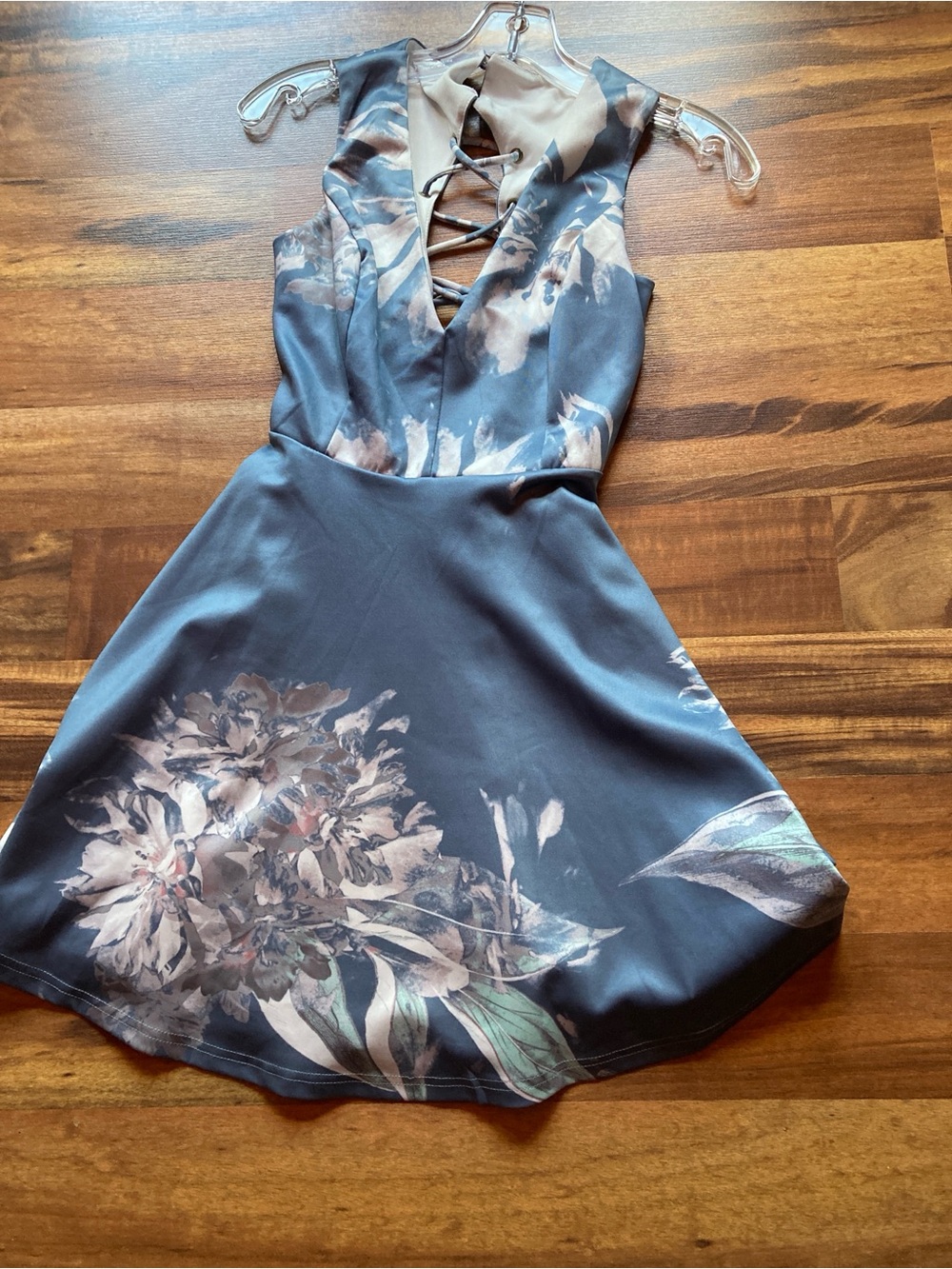Trac Small Blue Floral Lace-Up V-Neck Fit Flare Dress